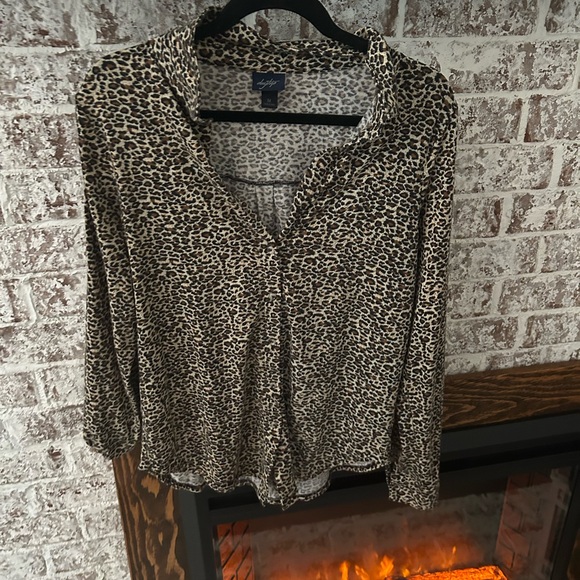 Leopard button down shirt - Picture 2 of 3
